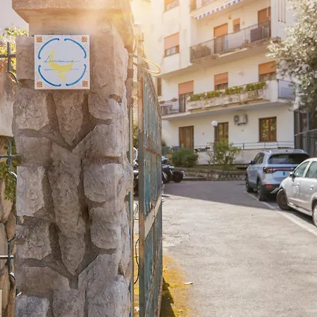 De Vivo Realty - Lunamare Apartment