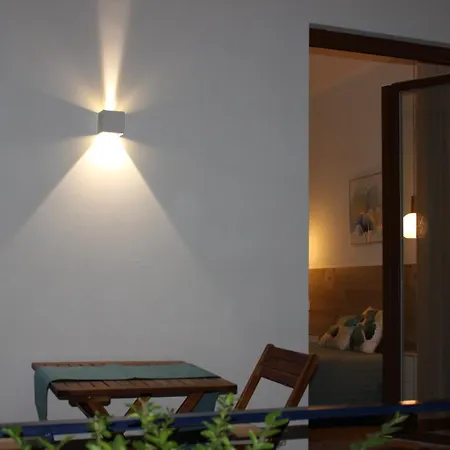 De Vivo Realty - Lunamare